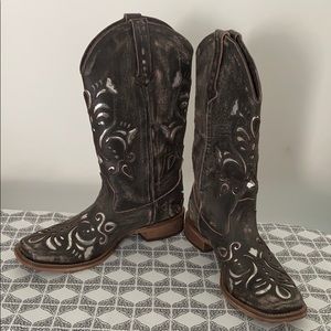 Women’s cowboy boots